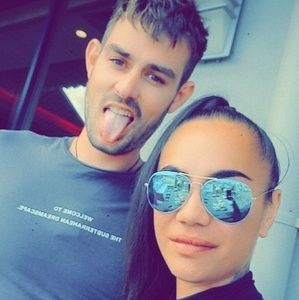 Meet your Posher, Santana